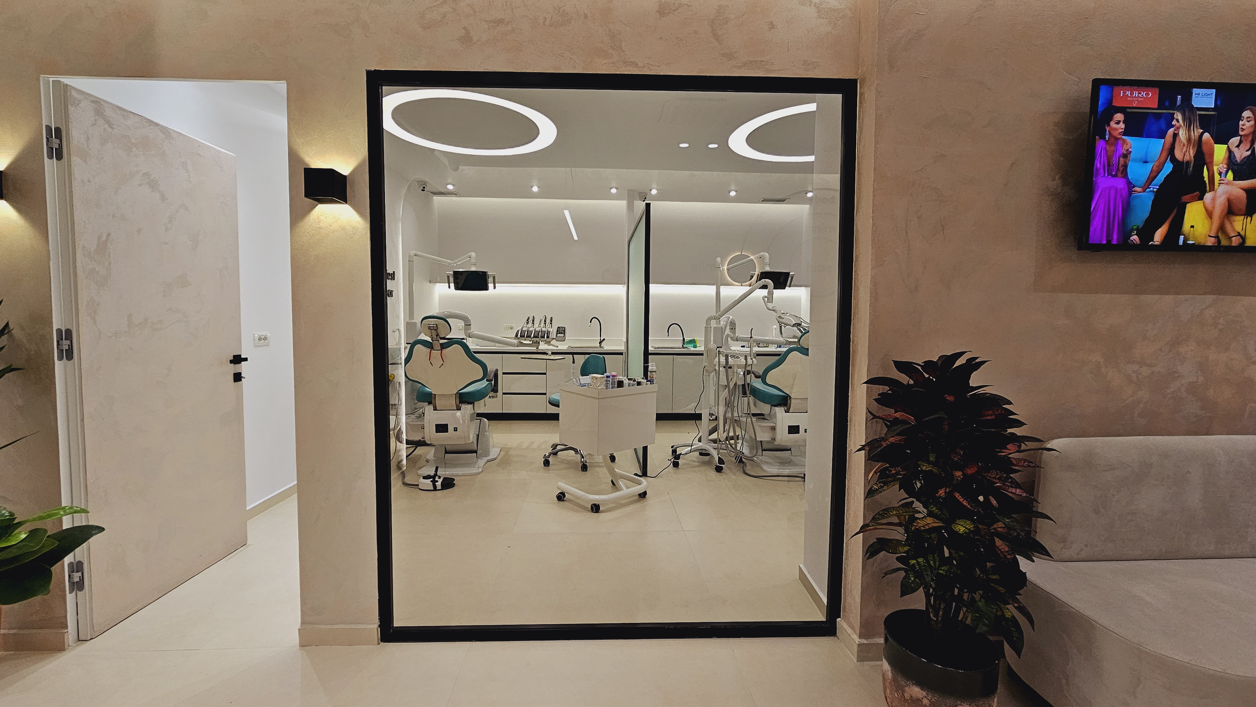 Benvenuti a SOFTA Dental Tourism. Abbiamo una soluzione semplice per i tuoi problemi dentali